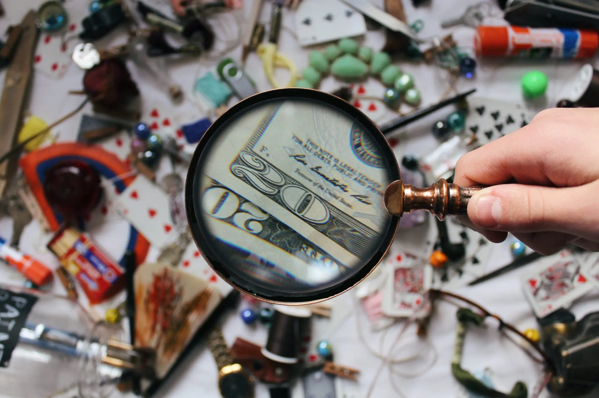 qualitative-research-using-magnification